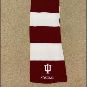 IU scarf